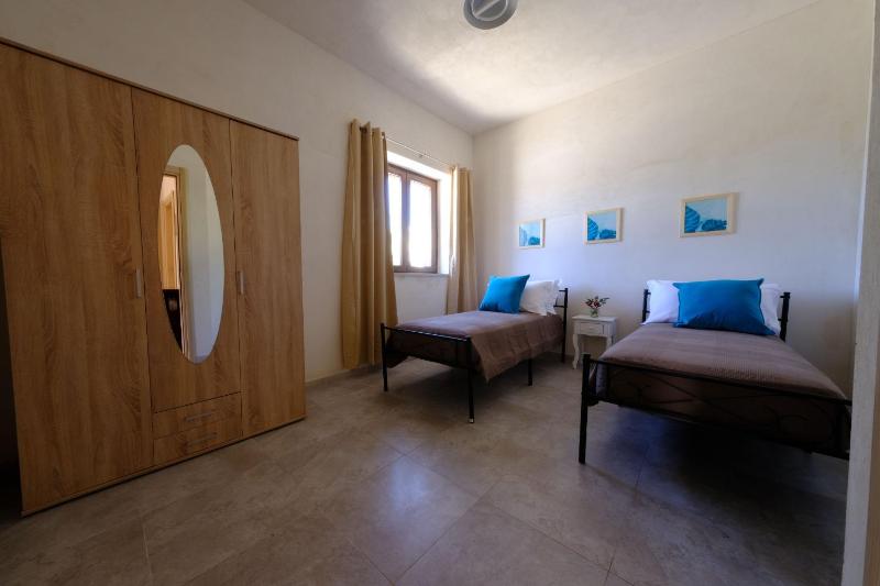 Tenuta con due abitazioni indipendenti