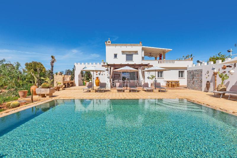 Tenuta La Cornola by BarbarHouse