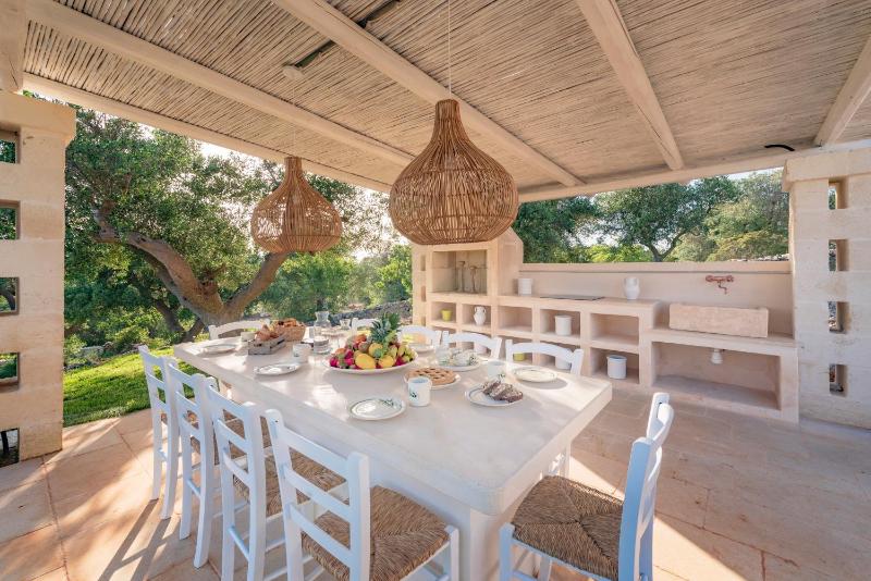 Tenuta Lamia degli Ulivi - Ostuni Puglia - Ancient Lamia and Modern Villa