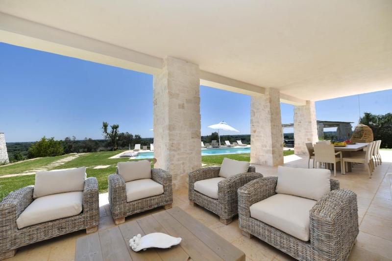 Tenuta Lamia degli Ulivi - Ostuni Puglia - Ancient Lamia and Modern Villa