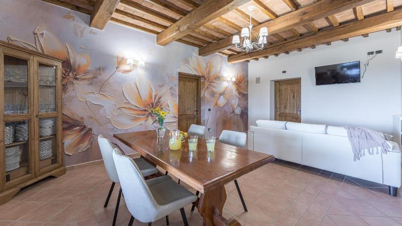 TENUTA MONTIEPOLI 12&3, Emma Villas