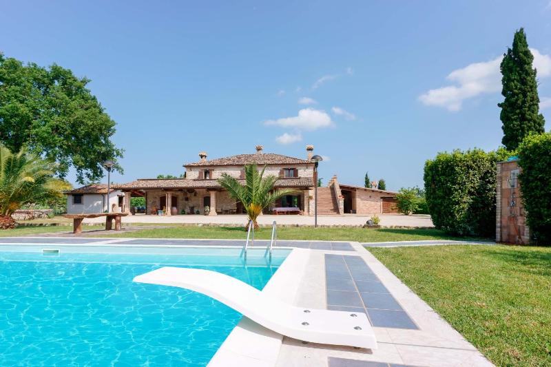 tHE Italian Dream Villa - Pool, Spa & Wine
