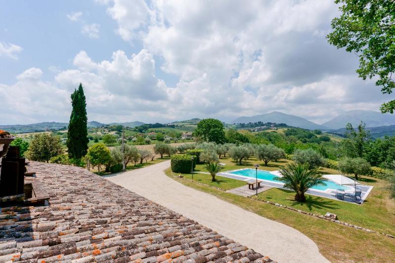 tHE Italian Dream Villa - Pool, Spa & Wine