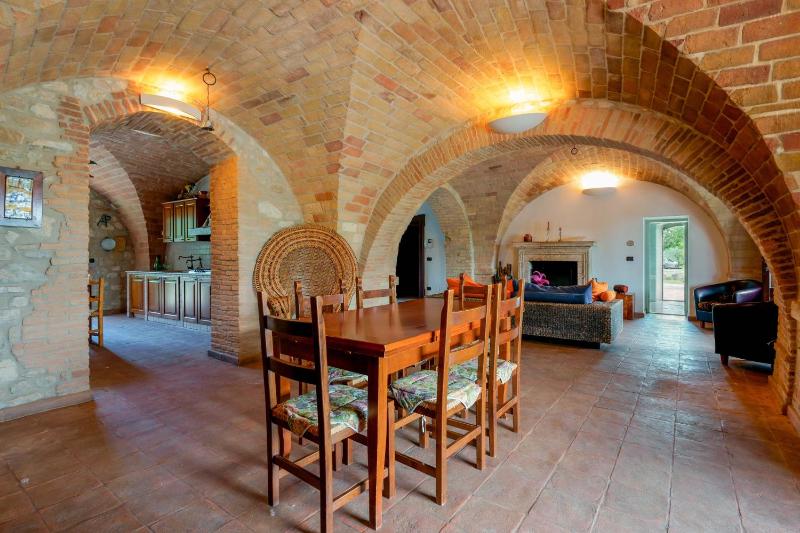 tHE Italian Dream Villa - Pool, Spa & Wine