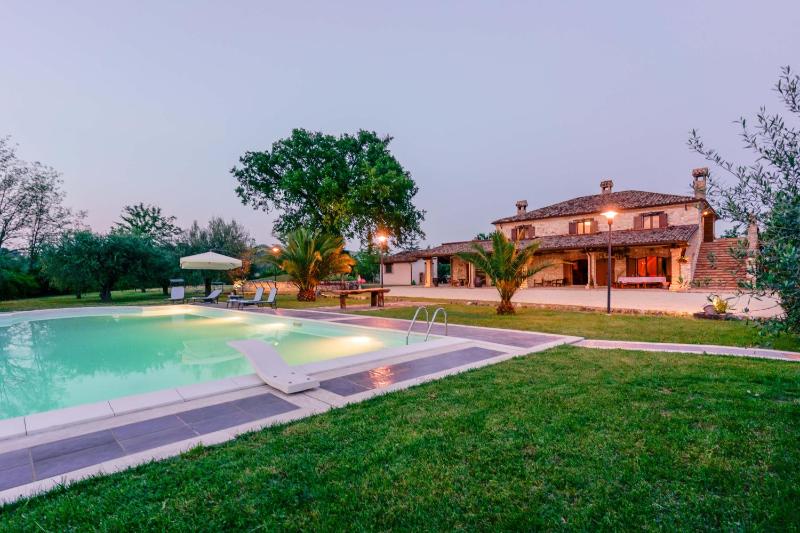 tHE Italian Dream Villa - Pool, Spa & Wine