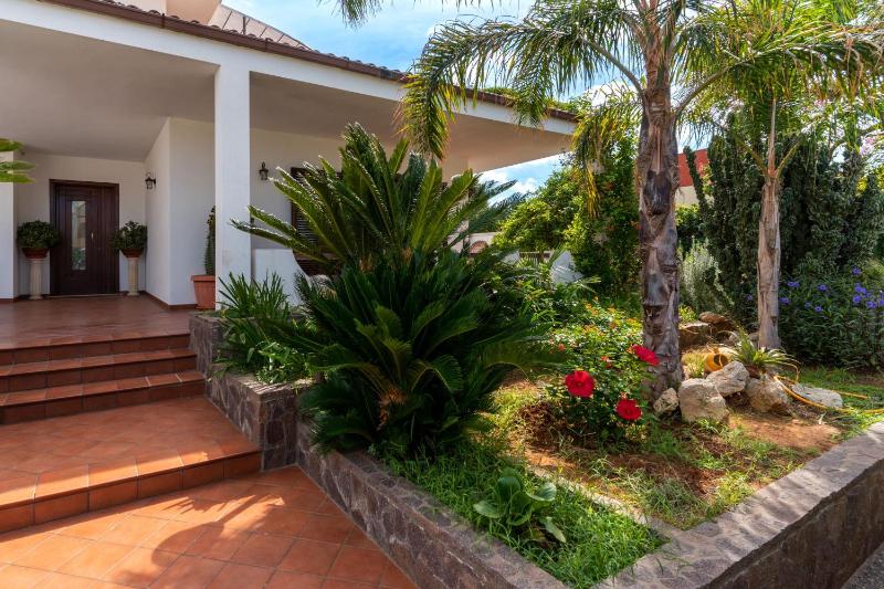 The Rosa's Luxury House