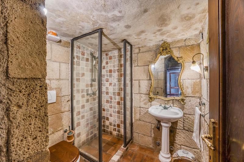 Torre Del Melograno With Heated Pool - Happy Rentals