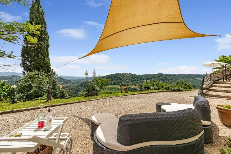 Torre Del Melograno With Heated Pool - Happy Rentals