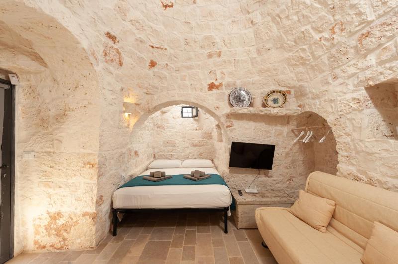 TRULLI ACQUASALA - Apulian Country Experience
