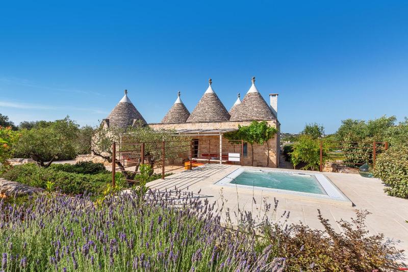Trulli Almaviva by Perle di Puglia