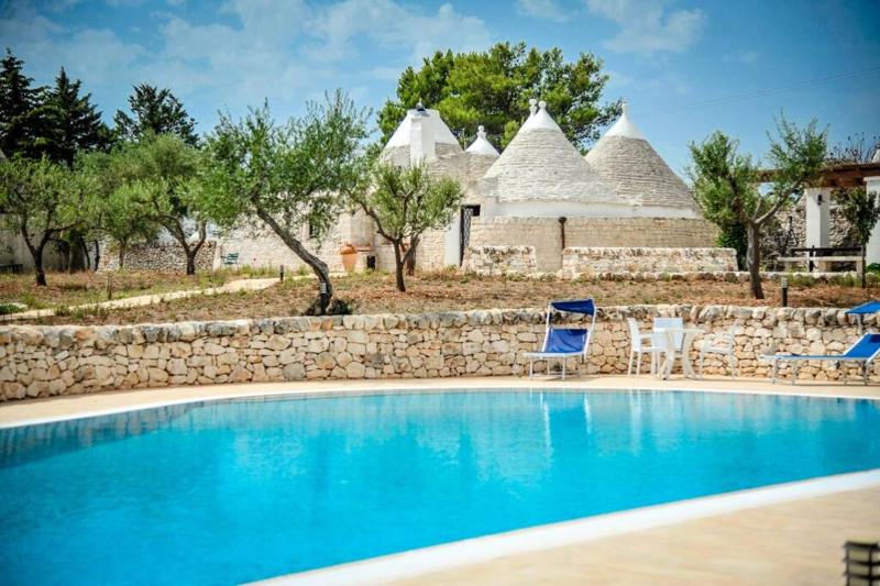 Trulli Antonio, Authentic apulian Trullo with private pool