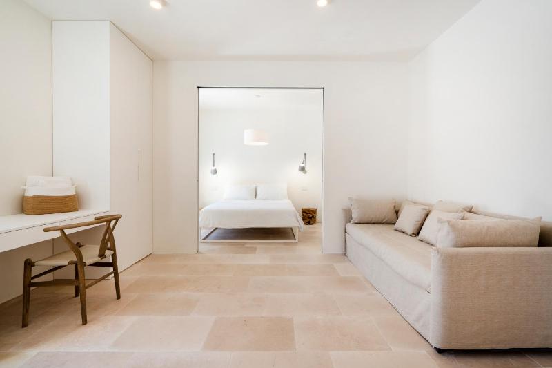 Trulli Cicerali , trulli design con piscina panoramica