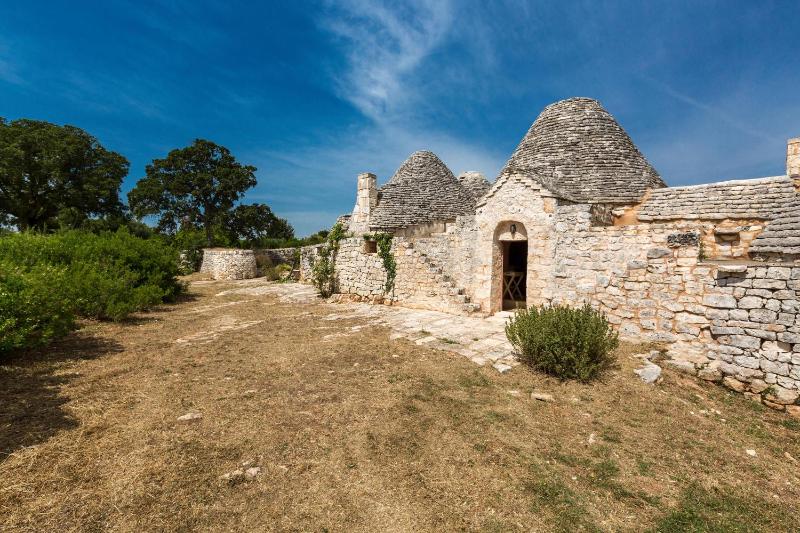 Trulli di Monte Reale by Perle di Puglia