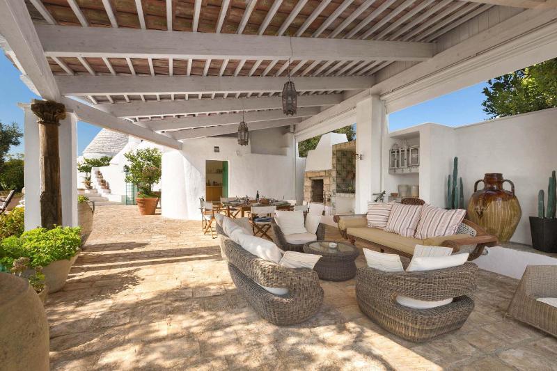 Trulli Il Cappero by Perle di Puglia