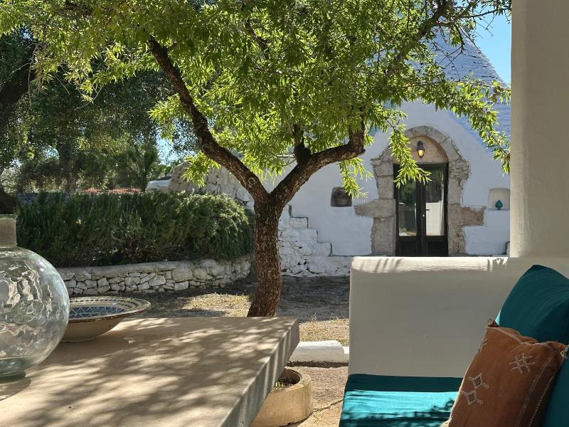 Trullo Alberico, immerso nella natura