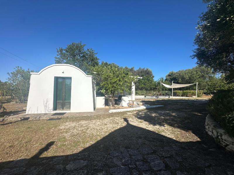 Trullo Alberico, immerso nella natura