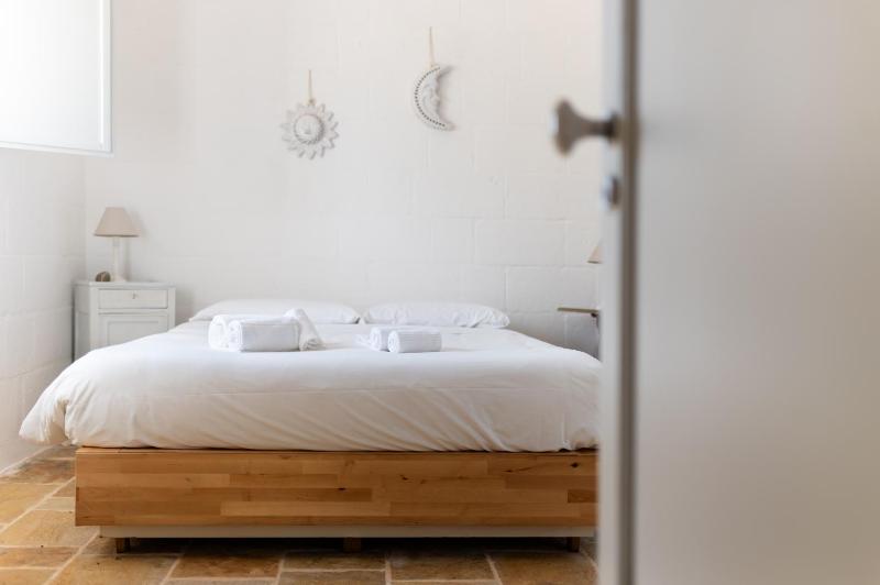 Trullo Ape Regina by MONHOLIDAY