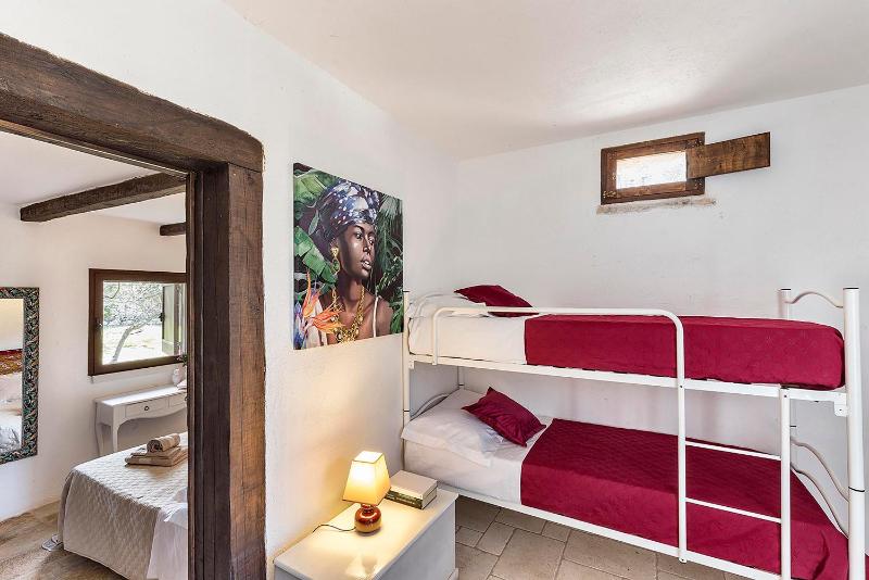 Trullo della Fontana di Sant'Anna - Max 9 guests, infinity swimming pool, 4 bedrooms, 3 bathrooms, wonderful garden