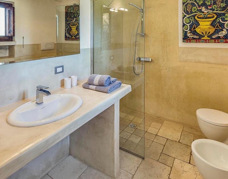 Trullo della Fontana di Sant'Anna - Max 9 guests, infinity swimming pool, 4 bedrooms, 3 bathrooms, wonderful garden