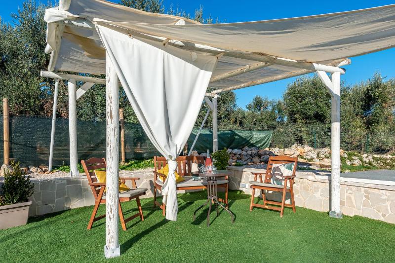 Trullo Delle Ginestre Private Pool - Happy Rentals