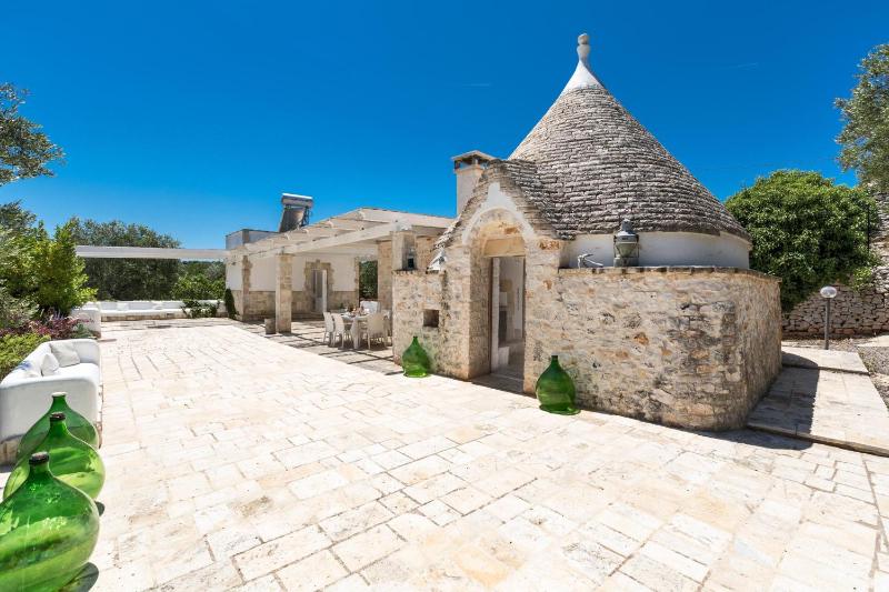 Trullo Il Cavaliere by BarbarHouse