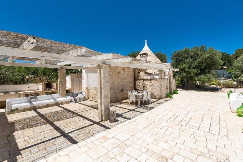 Trullo Il Cavaliere by BarbarHouse