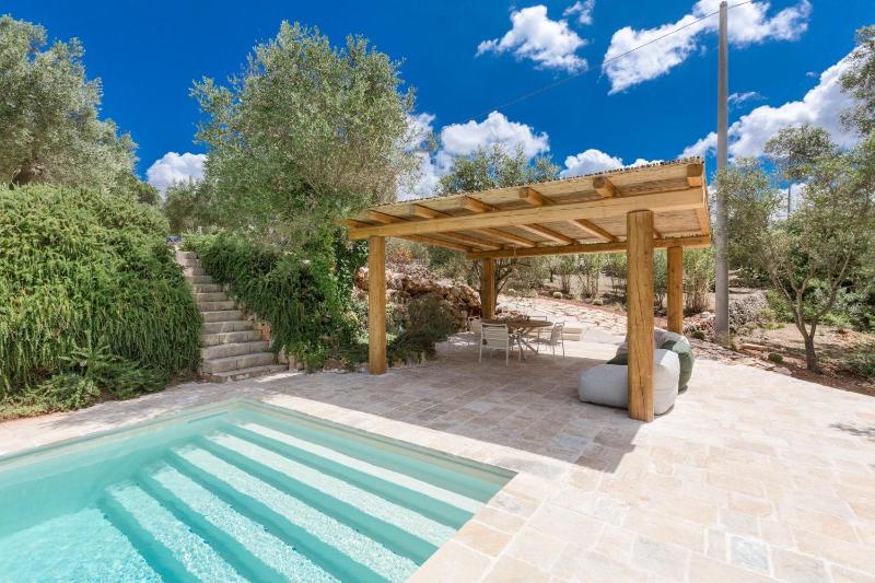 Trullo Lui di Borgo Paoli by Perle di Puglia