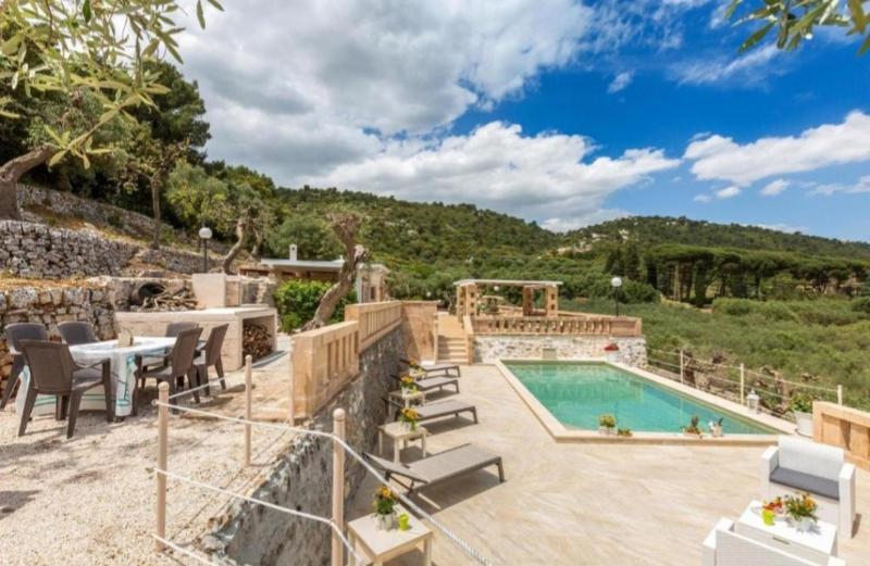 Trullo Monte Cannone con piscina