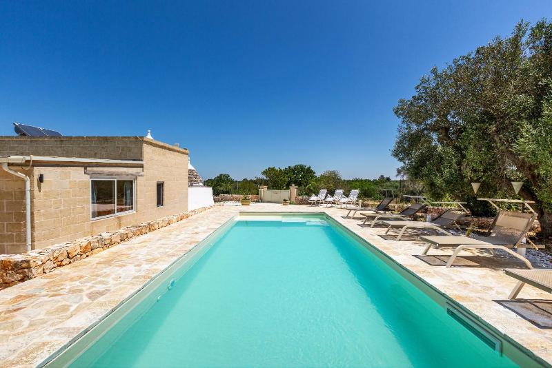 Trullo Parthenope by Perle di Puglia