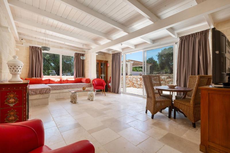 Trullo Parthenope by Perle di Puglia