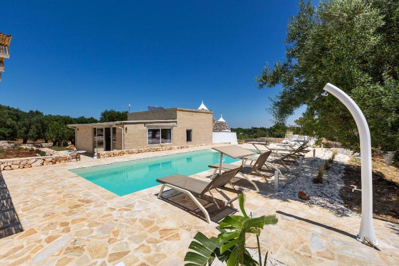 Trullo Parthenope by Perle di Puglia