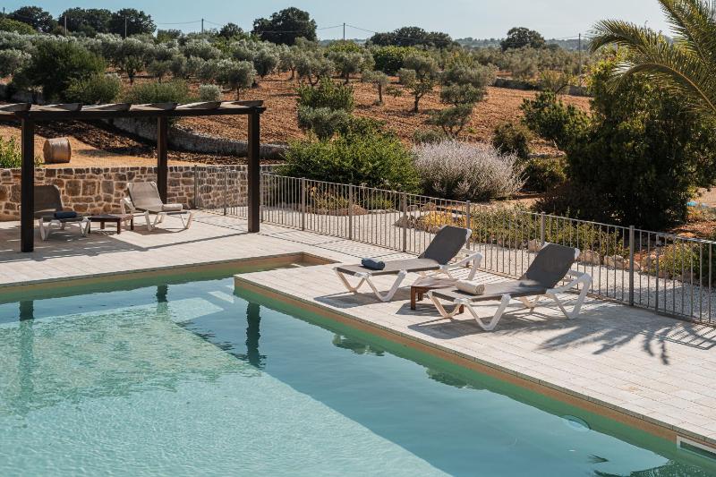 Trullo Rondini Acquarula