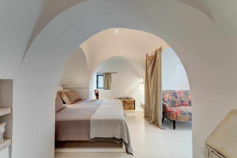 TRULLO SANTA PAZIENZA 6&3, Emma Villas