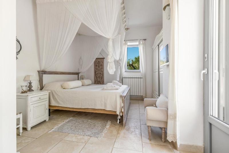 Trullo Sant`Andrea by Perle di Puglia