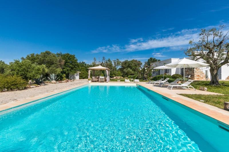 Trullo Sant`Andrea by Perle di Puglia