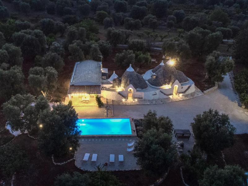 TRULLO TIPOTA with private pool