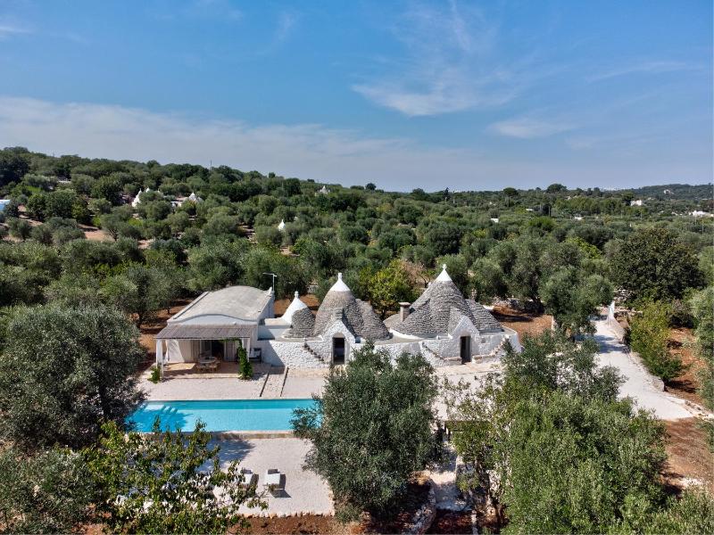 TRULLO TIPOTA with private pool