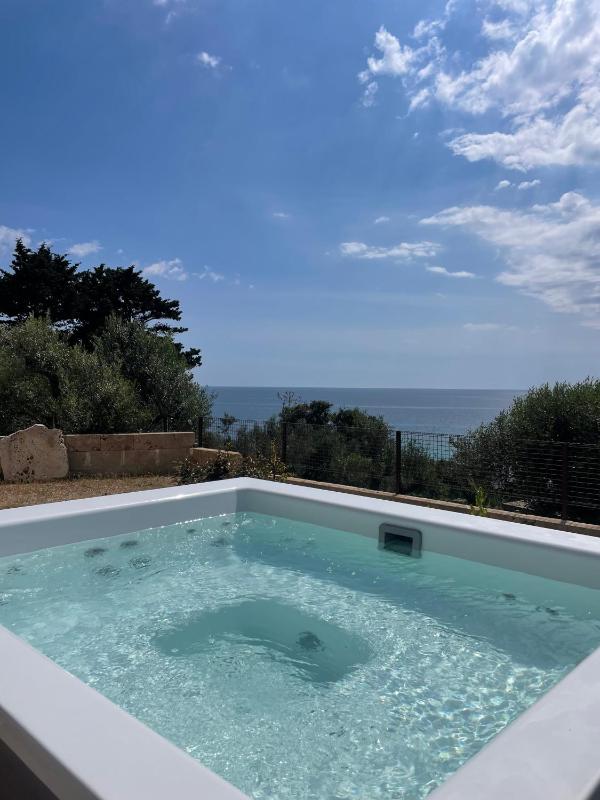 Trullo vista mare con idromassaggio