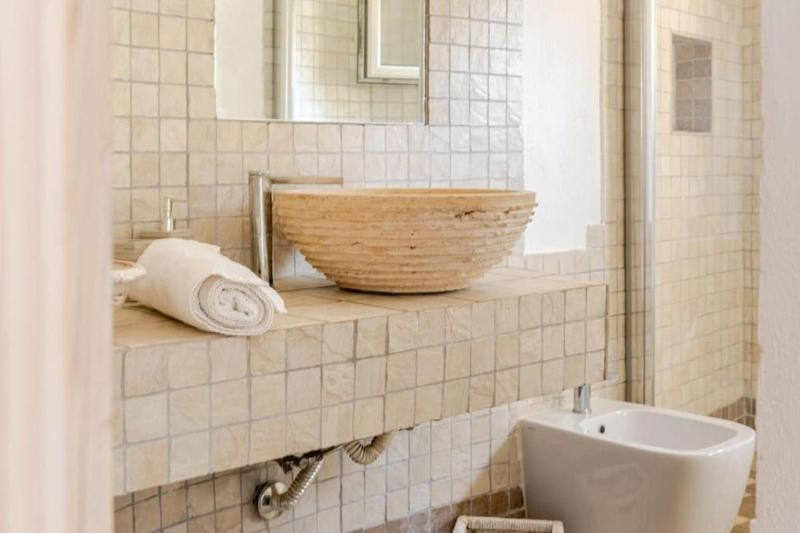 Trullo Vittoria Ostuni with private swimming pool