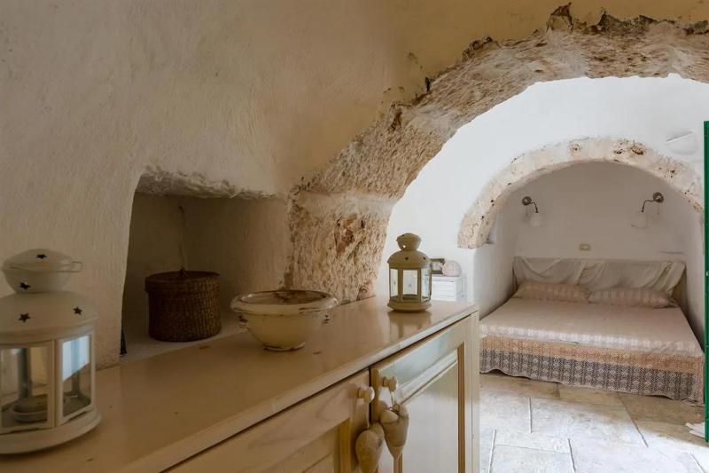 Trullo Vittoria Ostuni with private swimming pool