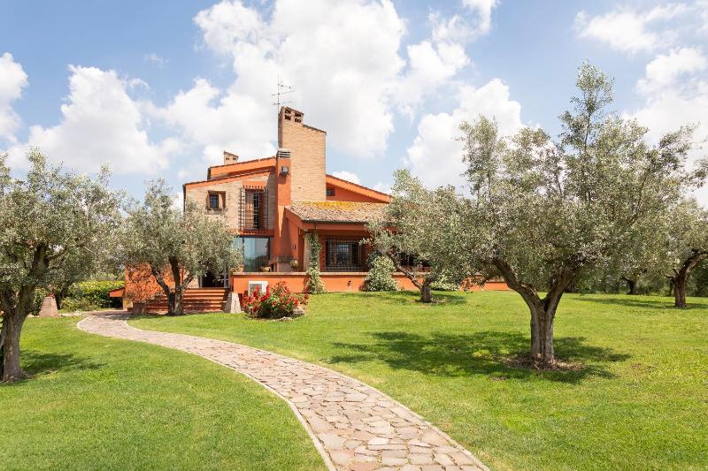 Ultra Luxe Villa w Stunning Pool Paradise