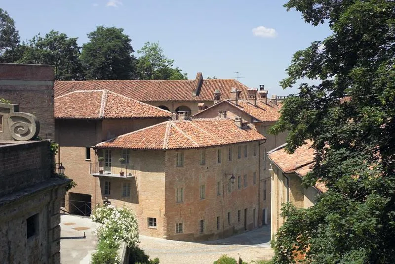 Marchesi Alfieri - Cantine e Ospitalità