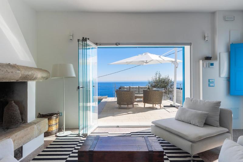 Villa Adria - Vista Mare con Piscina e Terrazza privata