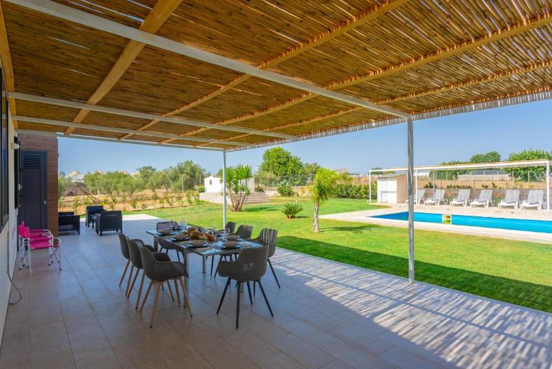 Villa Akos