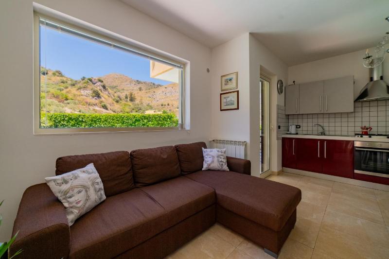 Villa Almond