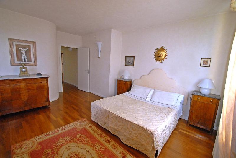 Villa Altar