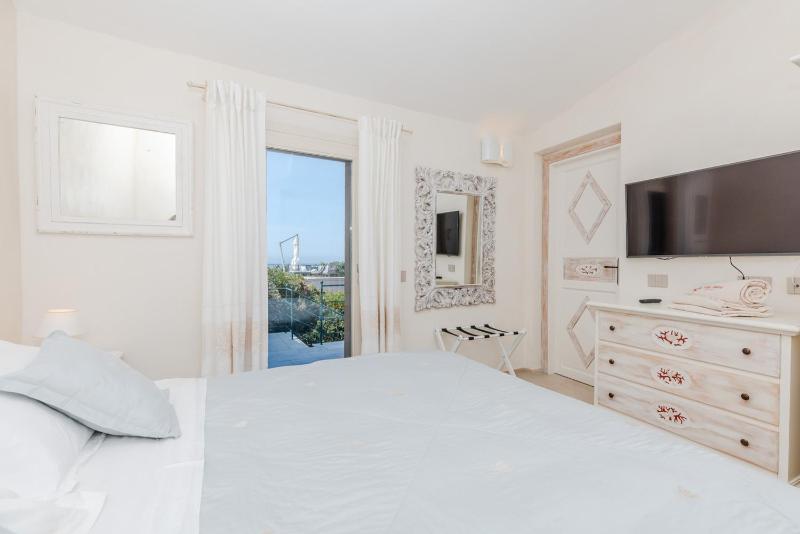 VILLA AMIRA Porto Cervo con vista Mozzafiato sul Mare,Piscina Privata,WELLNESS & SPA