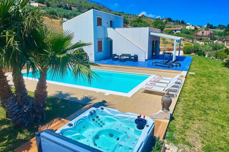 VILLA ANANDA