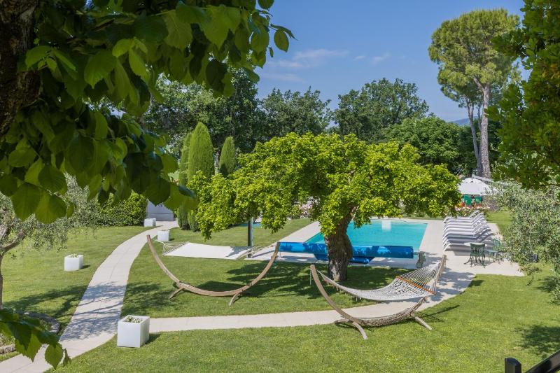 Villa Anna heated pool two outdoor jacuzzi and sauna