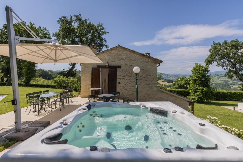 Villa Anna heated pool two outdoor jacuzzi and sauna